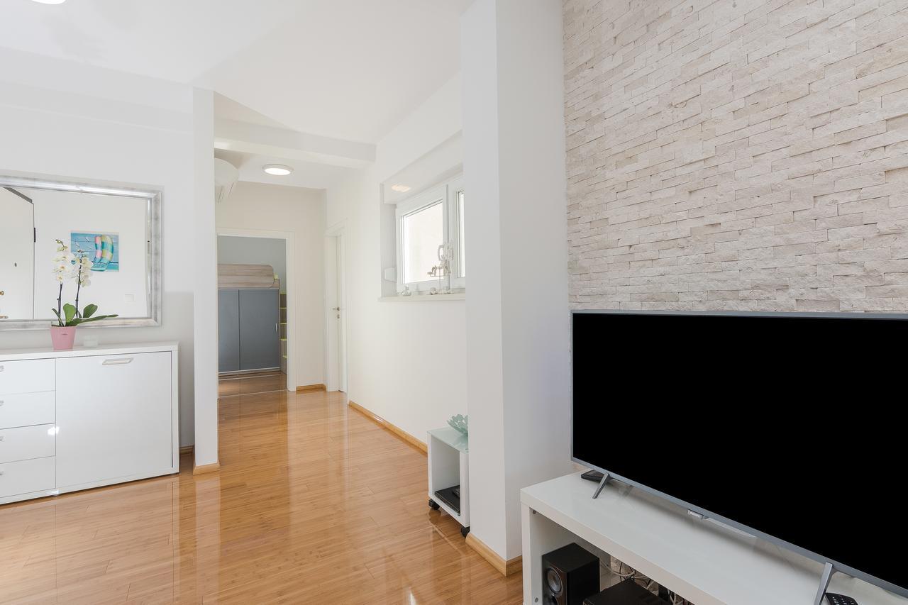 Fucshia Dreams, Brand New Penthouse For 8 Διαμέρισμα Novalja Εξωτερικό φωτογραφία