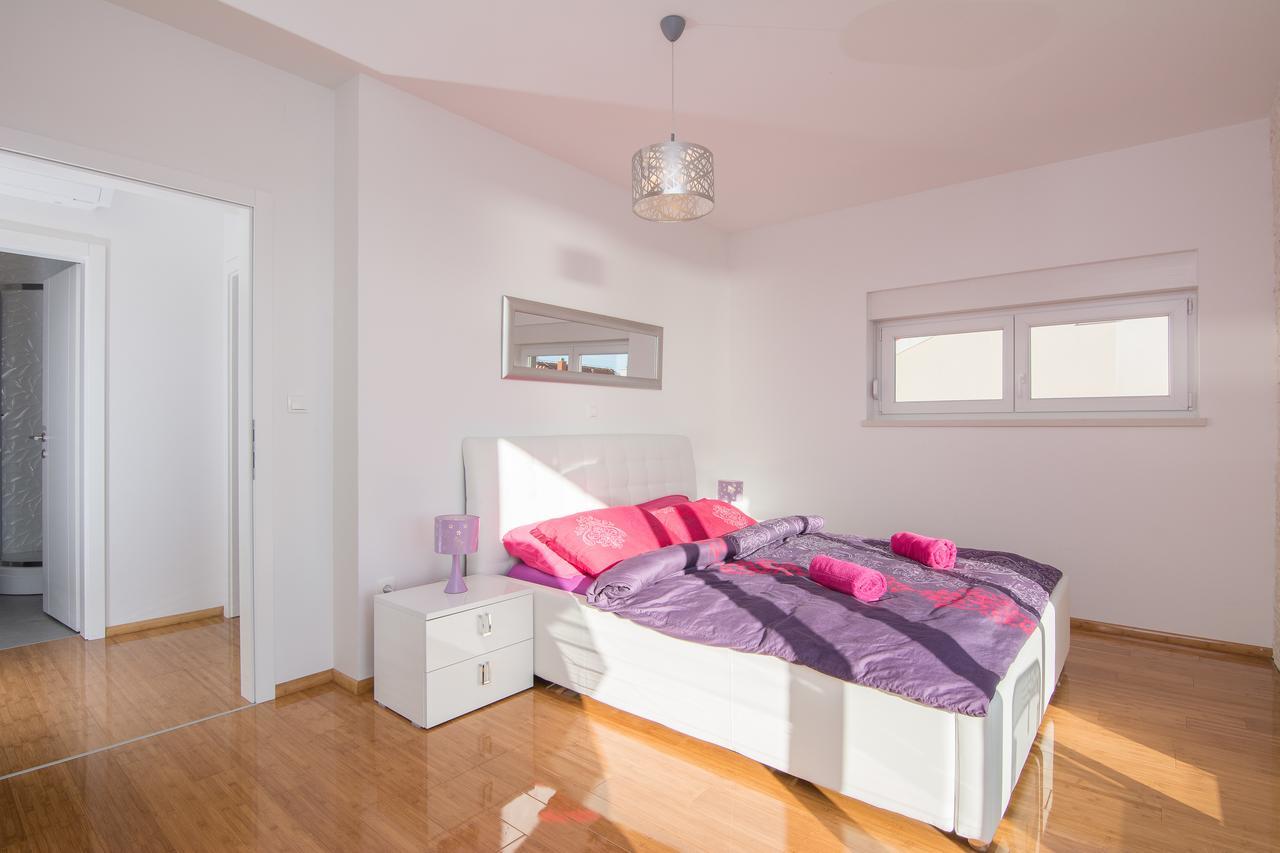 Fucshia Dreams, Brand New Penthouse For 8 Διαμέρισμα Novalja Εξωτερικό φωτογραφία